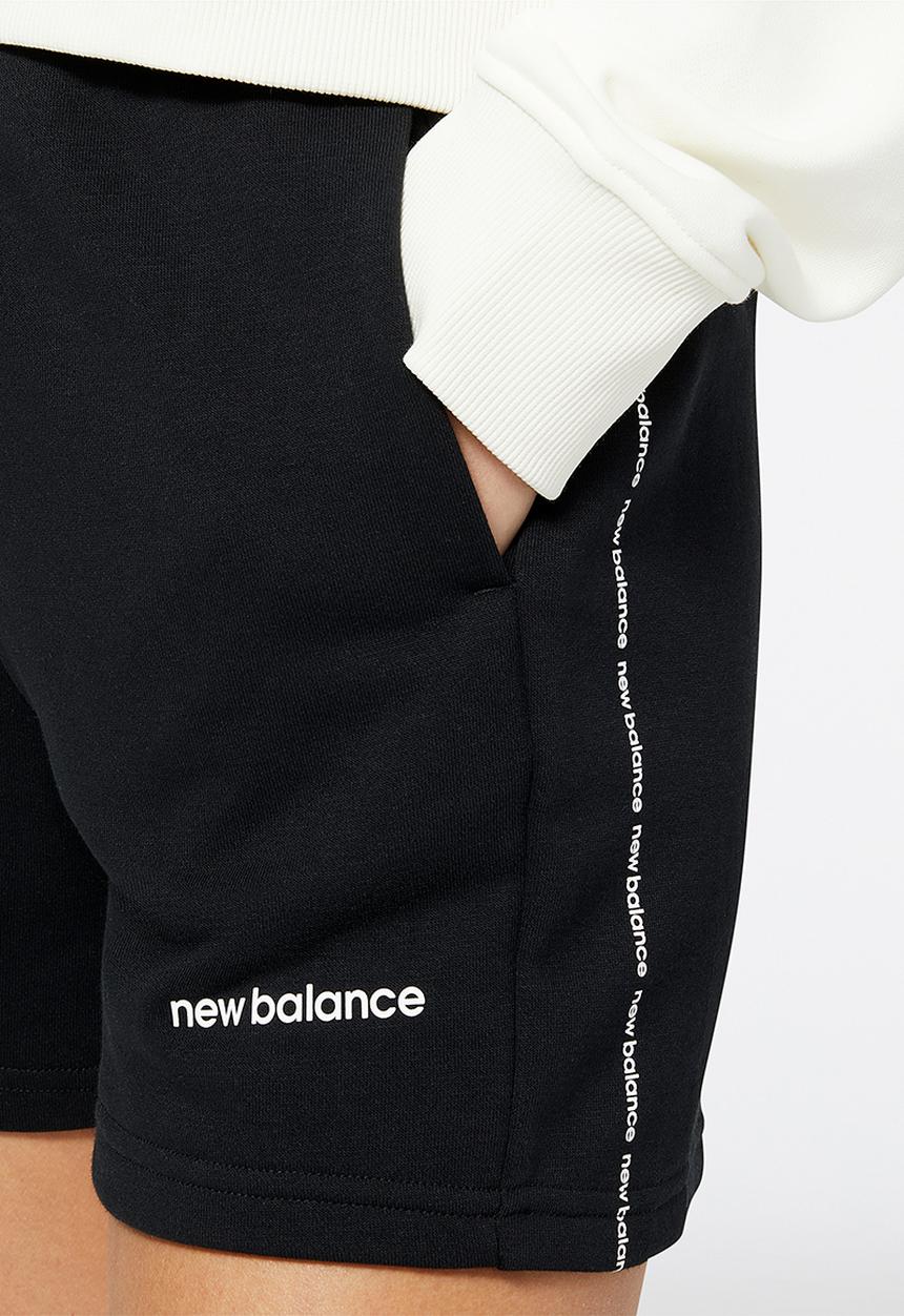 New Balance  - Nb essentials magnify fleece short - black