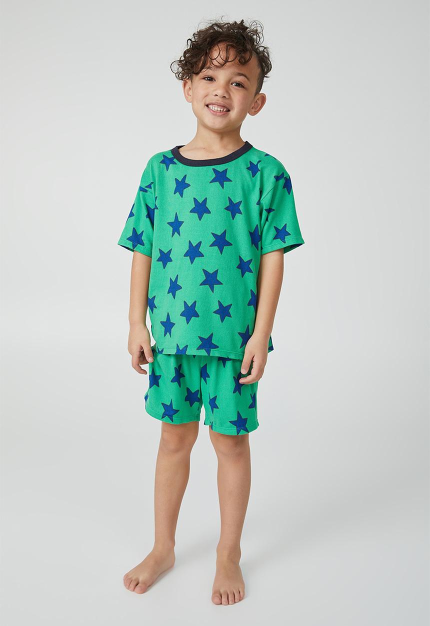 Cotton On - Finn short sleeve pyjama set - toffee apple & scattered stars