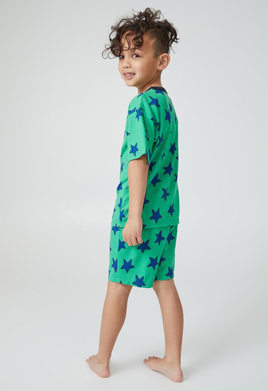 Cotton On - Finn short sleeve pyjama set - toffee apple & scattered stars
