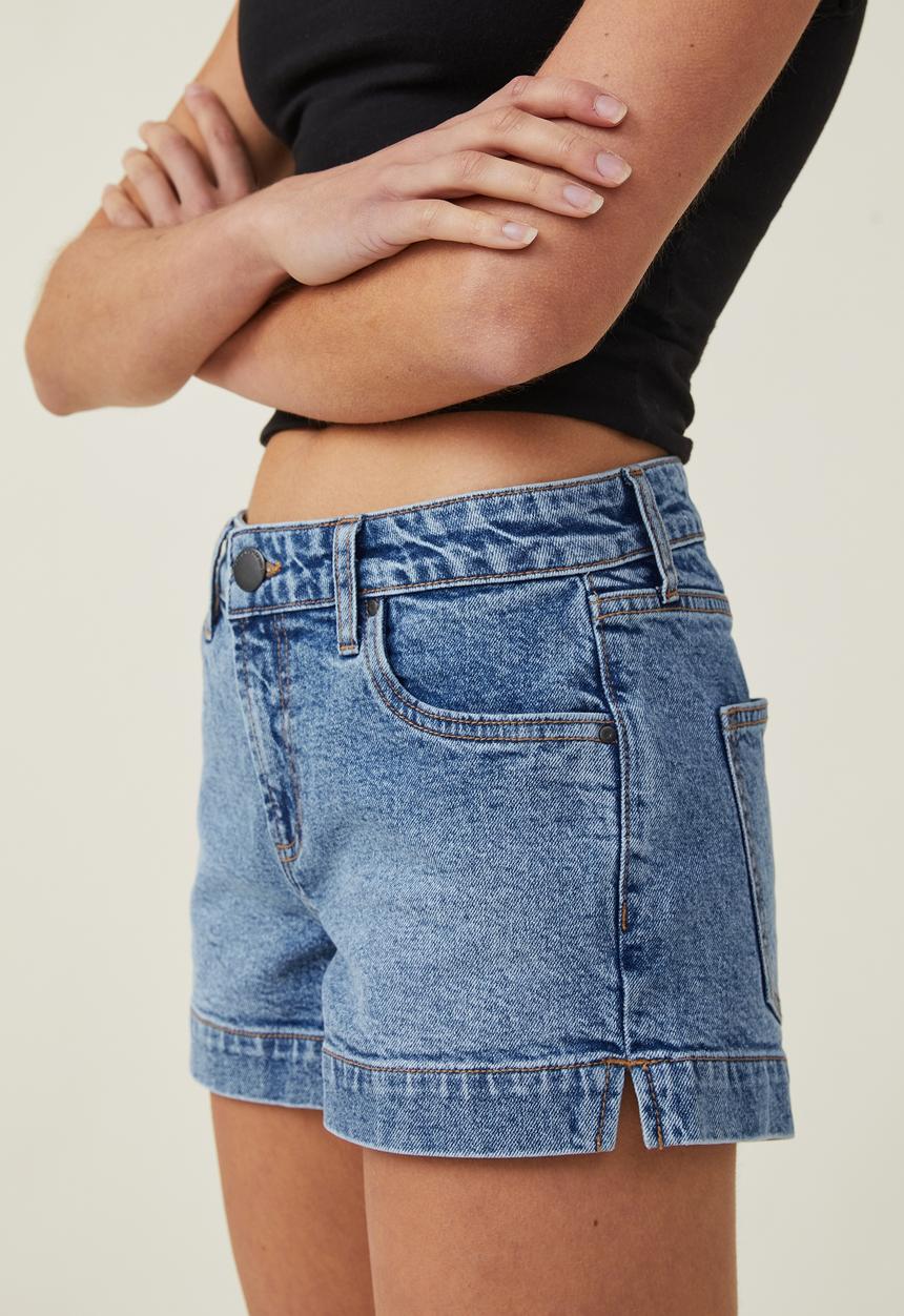 Cotton On - Mid rise classic stretch denim short - stormy blue