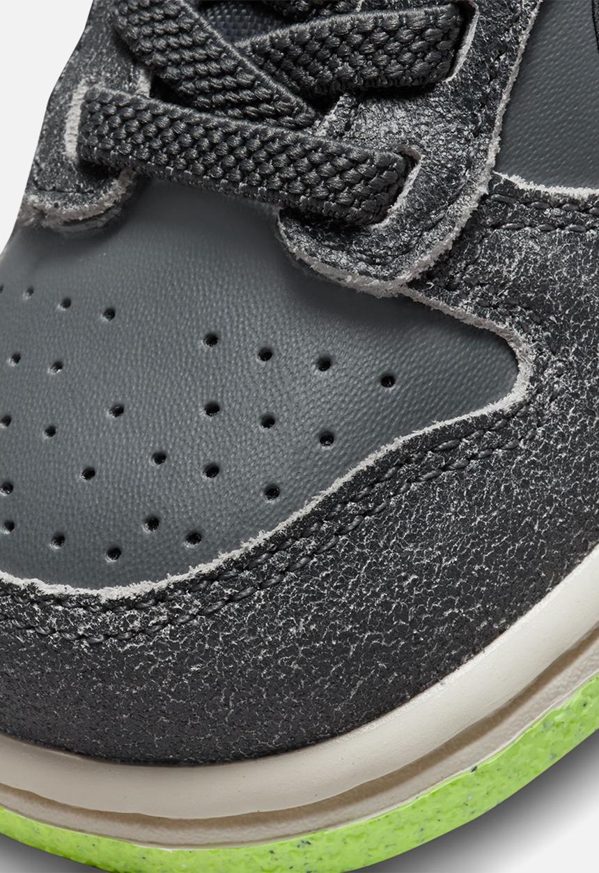 Nike - Nike dunk low se - iron grey/phantom-ghost green
