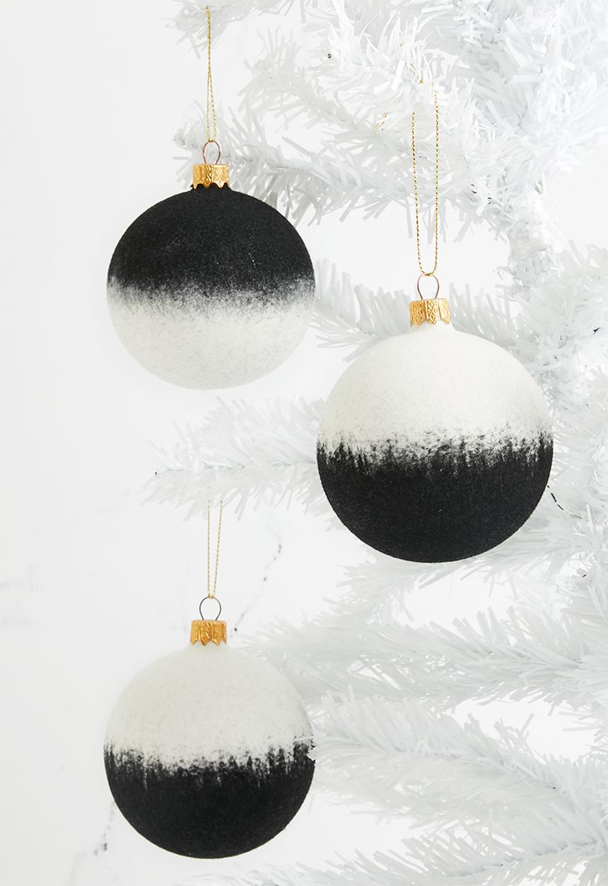 H&S - Flocked christmas baubles set of 4 - black & white