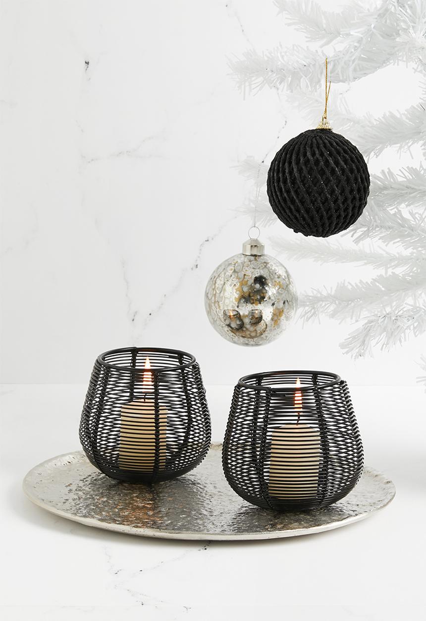 H&S - Iron candle holder - black