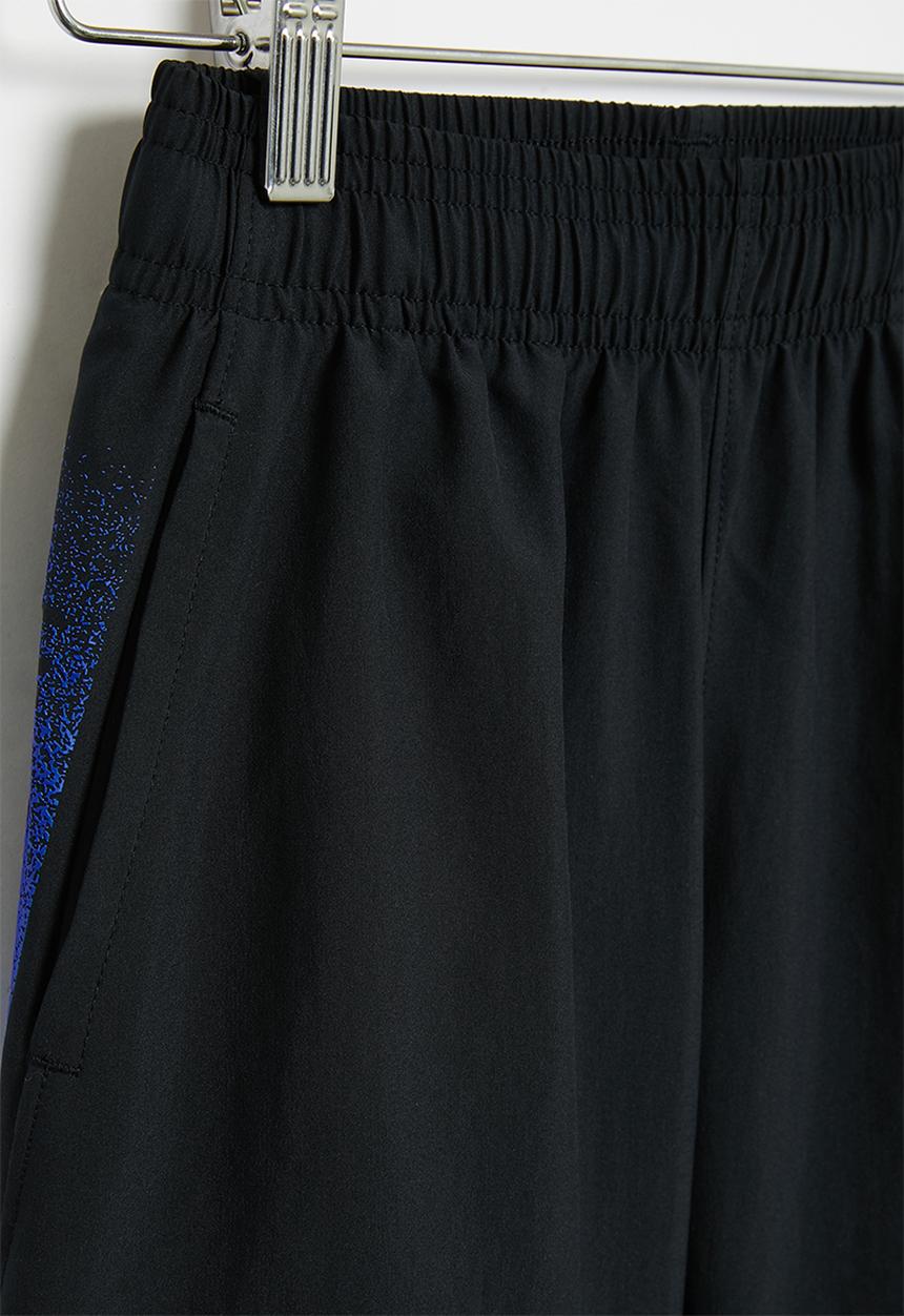 Under Armour - Ua woven graphic shorts - black & versa blue