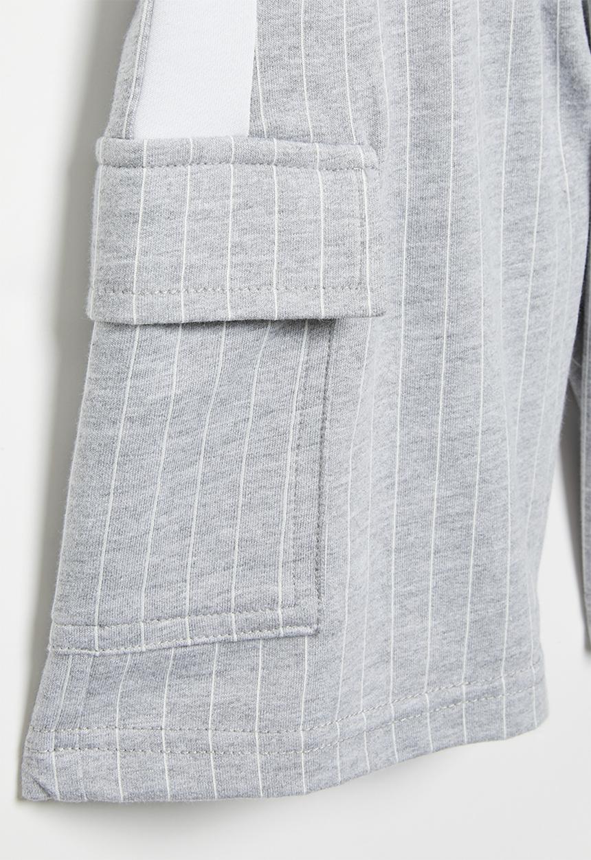 Superbalist - Fleece cargo shorts - grey & white