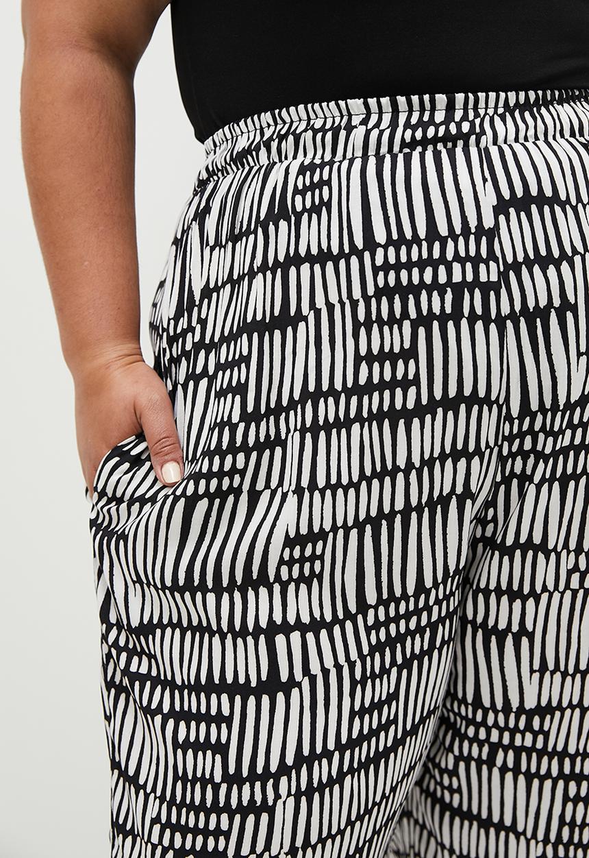 Superbalist - Co-ord printed easy pull on jogger - black & white