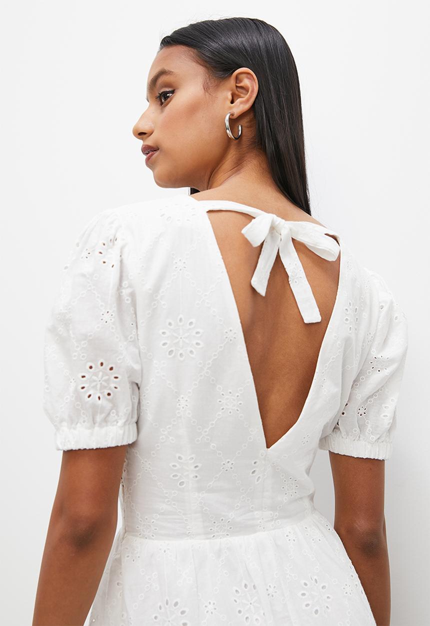 Superbalist - Puff sleeve anglaise tierred midi - white