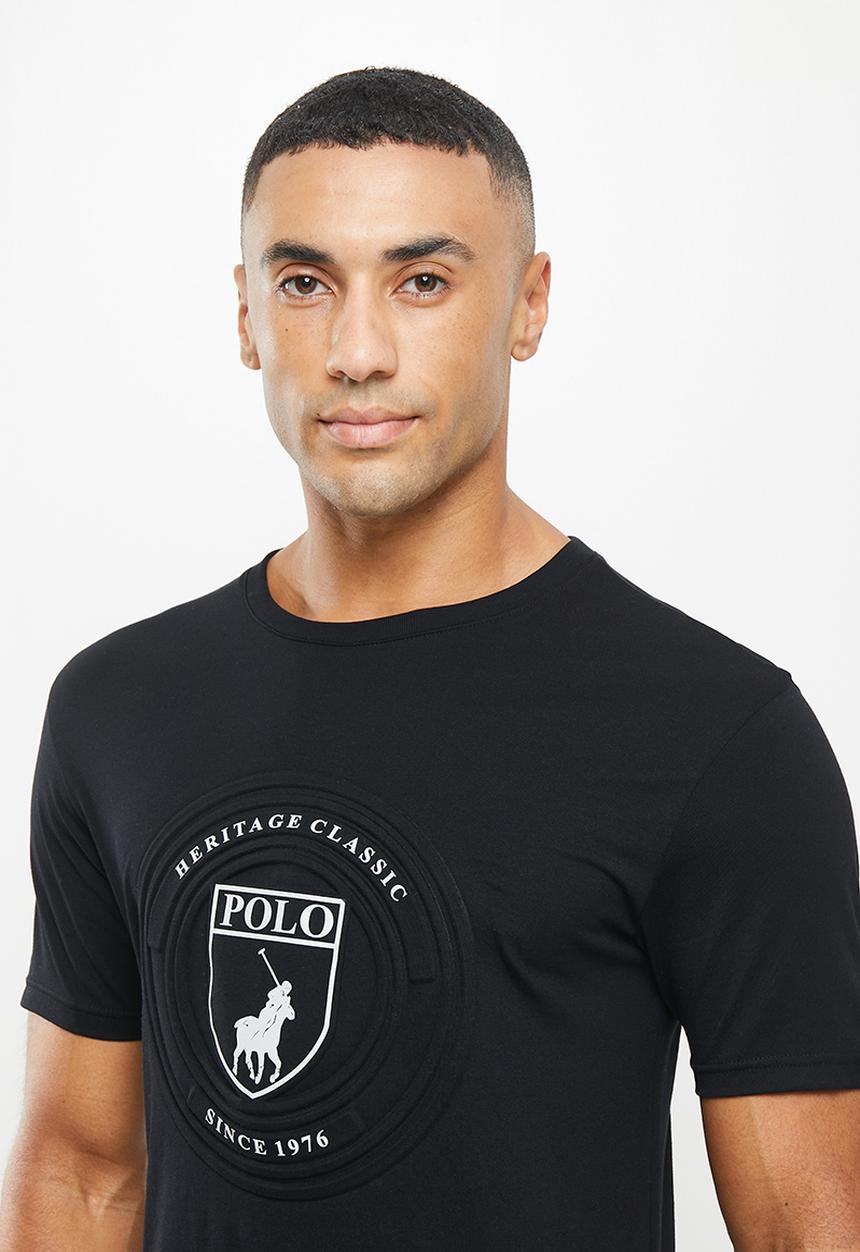 POLO - Men embossed crest tee - black