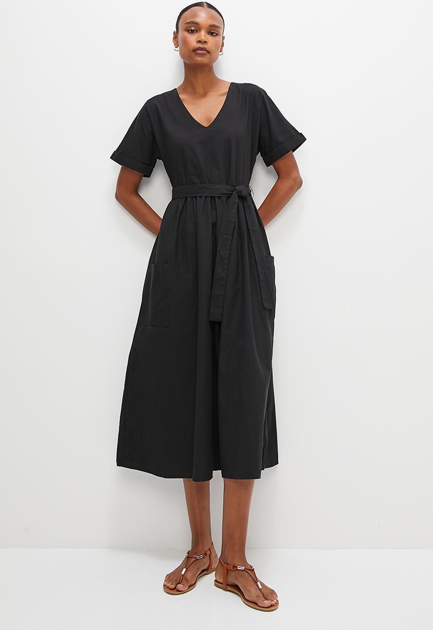 edit - V-neck pocket detail fit & flare midi - black