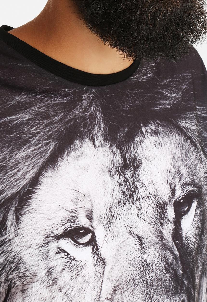 Criminal Damage - Hunter Curved Long Tee
