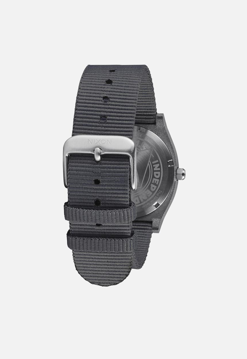 Nixon - Independent time teller - all silver