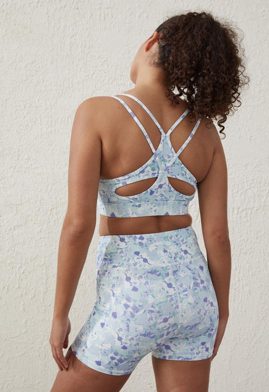 Cotton On - Smoothing pocket shortie short - painterly floral silky blue