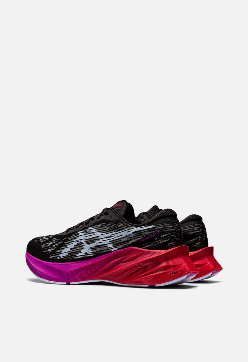 ASICS - Novablast 3 - black/soft sky