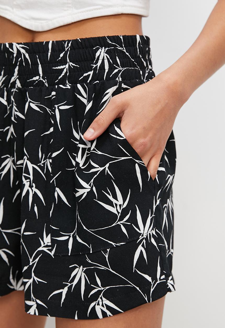 Blake - Linen shorts - black
