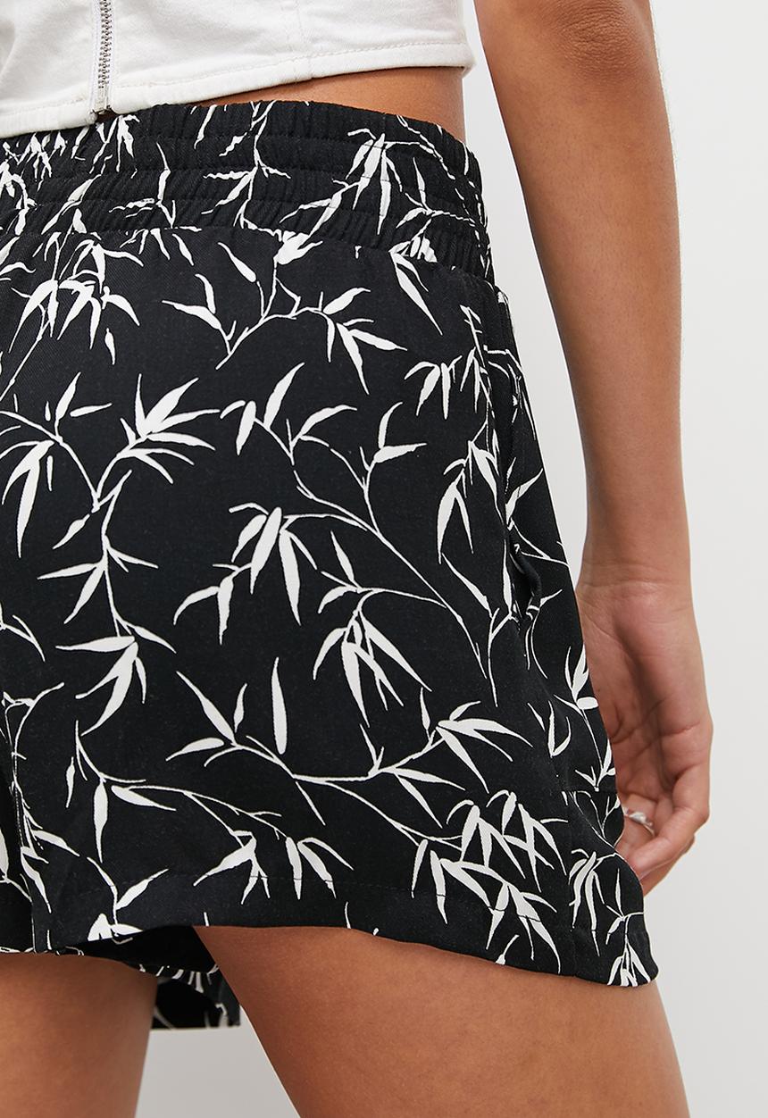 Blake - Linen shorts - black