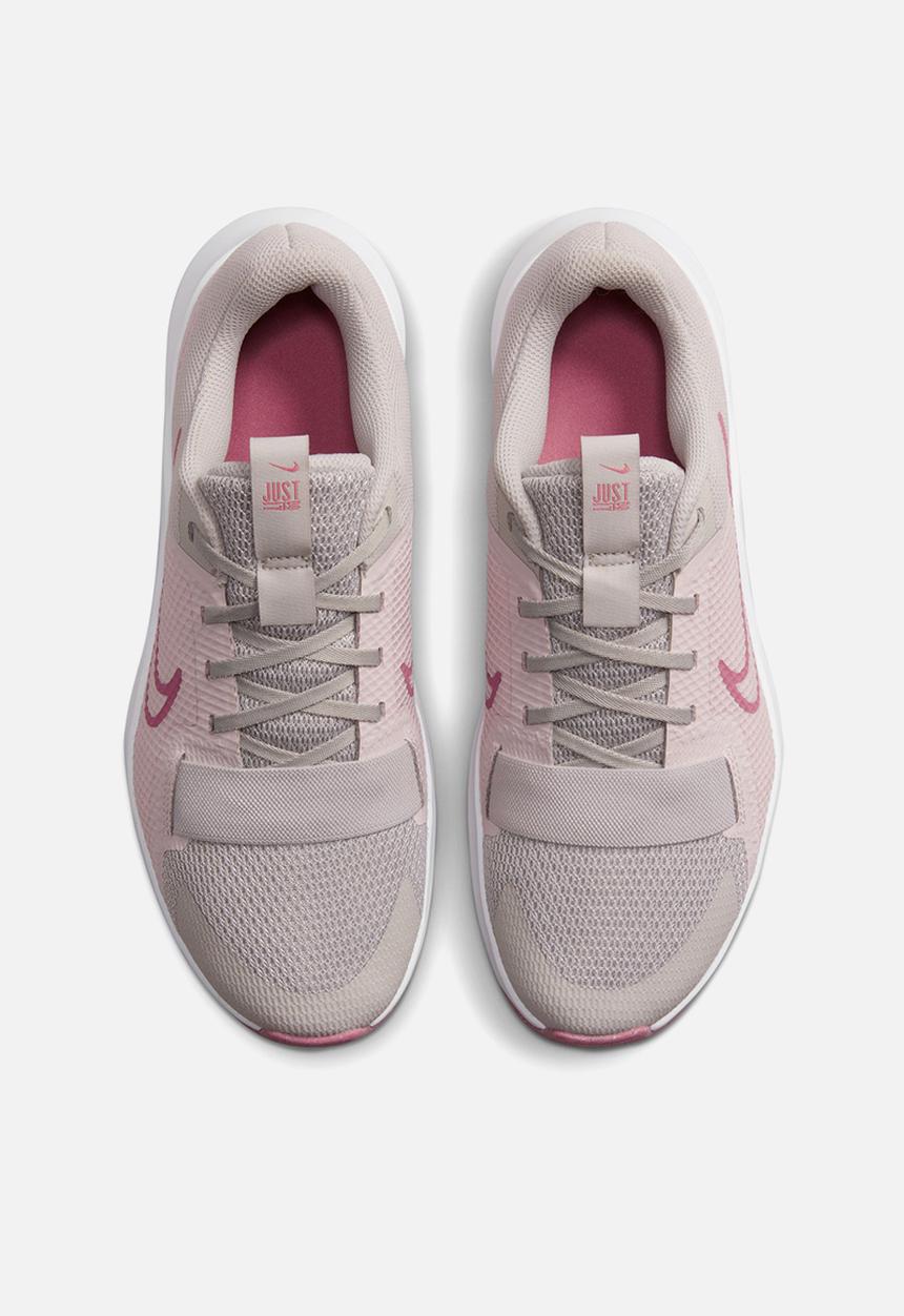 Nike - W nike mc trainer 2 - lt iron ore, desert berry & barely rose