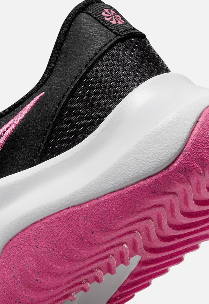 Nike - Legend essential 3