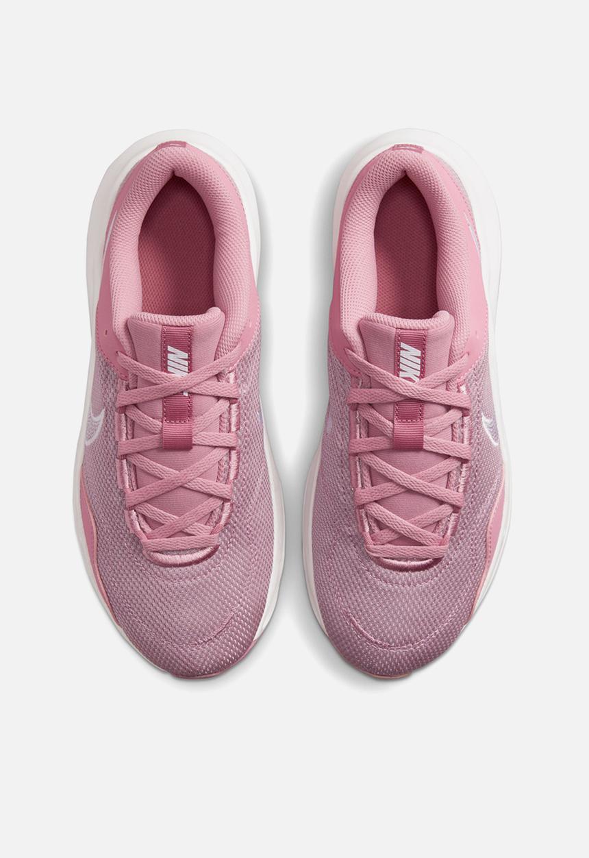 Nike - Nike Legend Essential 3 Next Nature