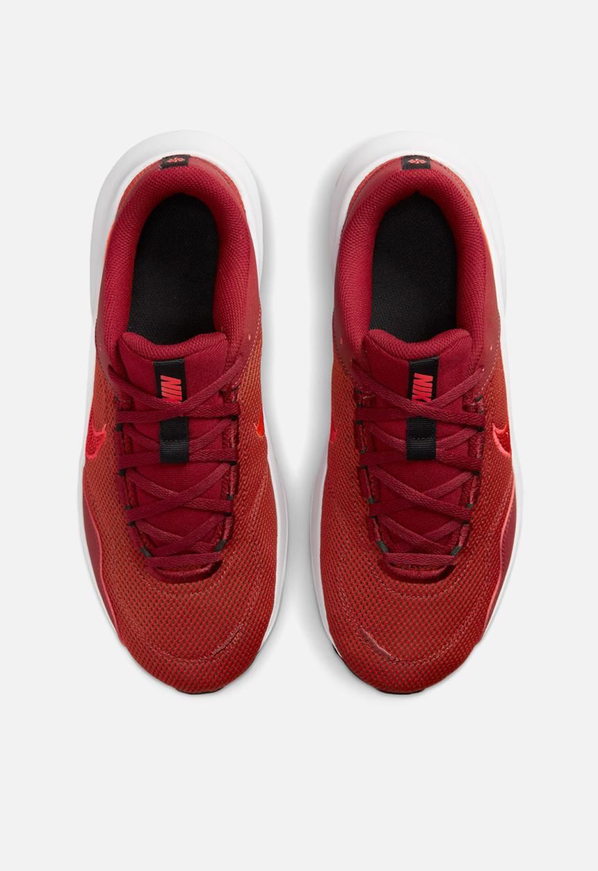 Nike - Legend Essential 3