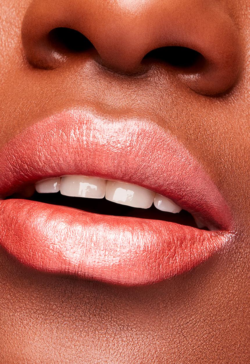 MAC - Black Panther Love Me Liquid Lipcolour - Show Off