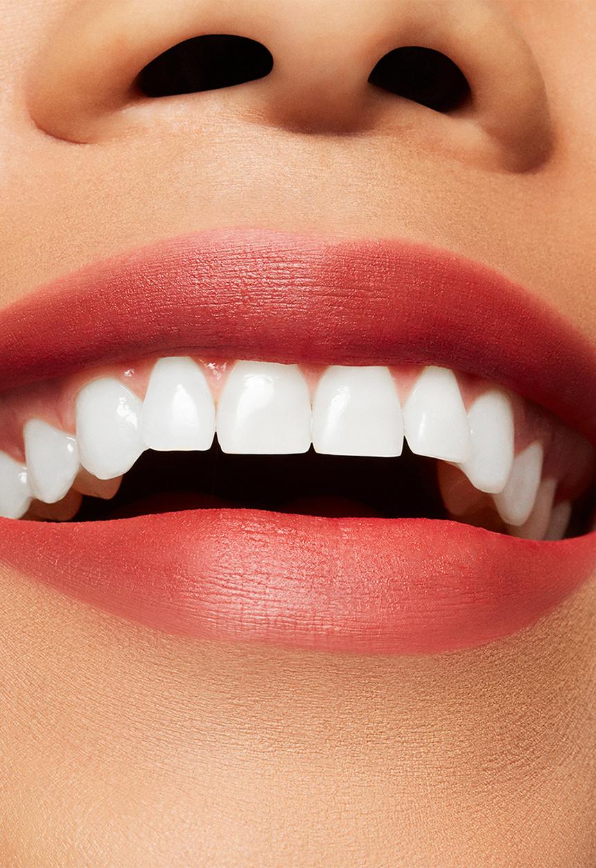 MAC - Chili's Crew Collection - Powder Kiss Liquid Lipcolour