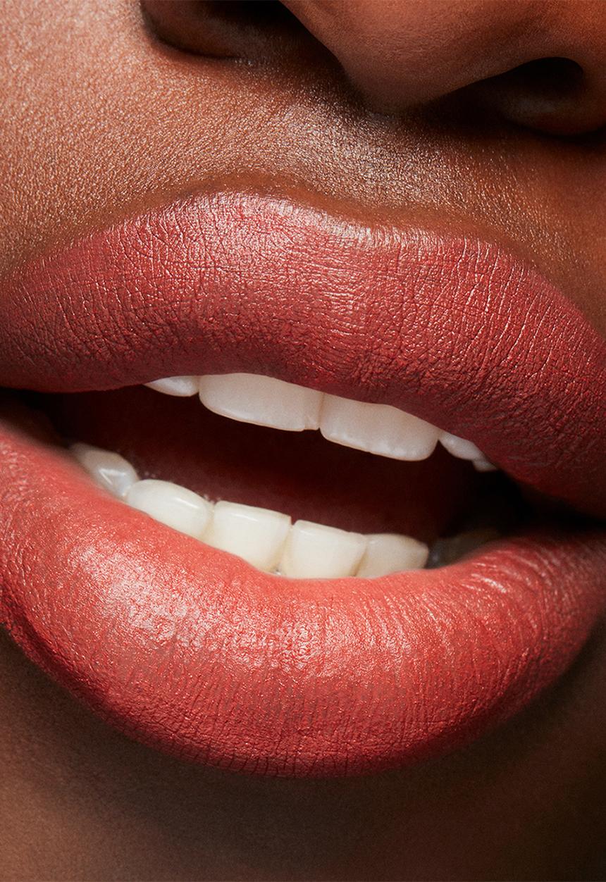 MAC - Chili's Crew Collection - Powder Kiss Liquid Lipcolour