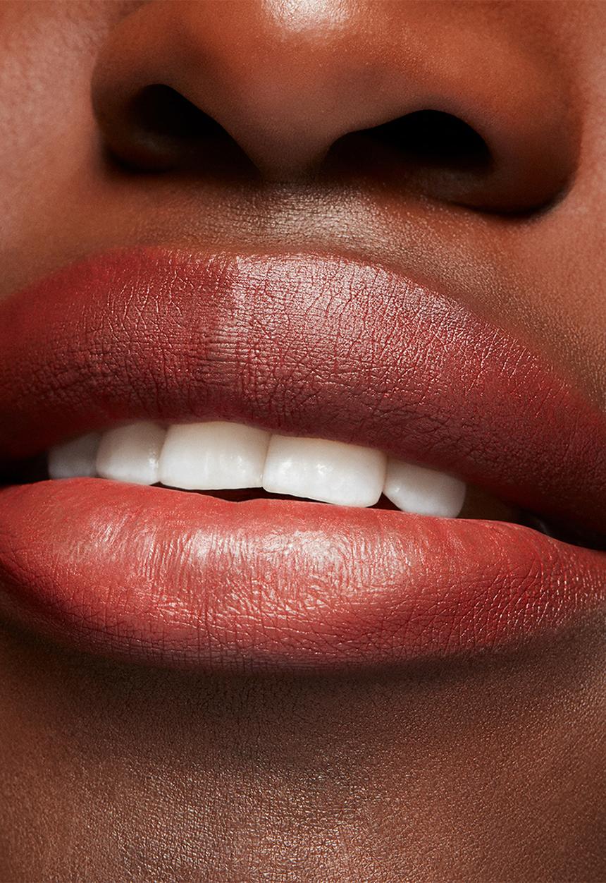 MAC - Chili's Crew Collection - Powder Kiss Lipstick