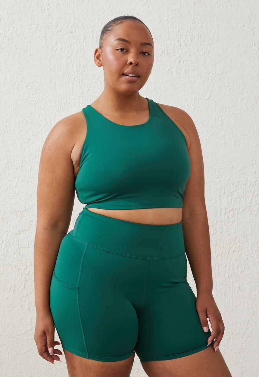 Cotton On - Curve active smoothing explorer bike short - verdant green