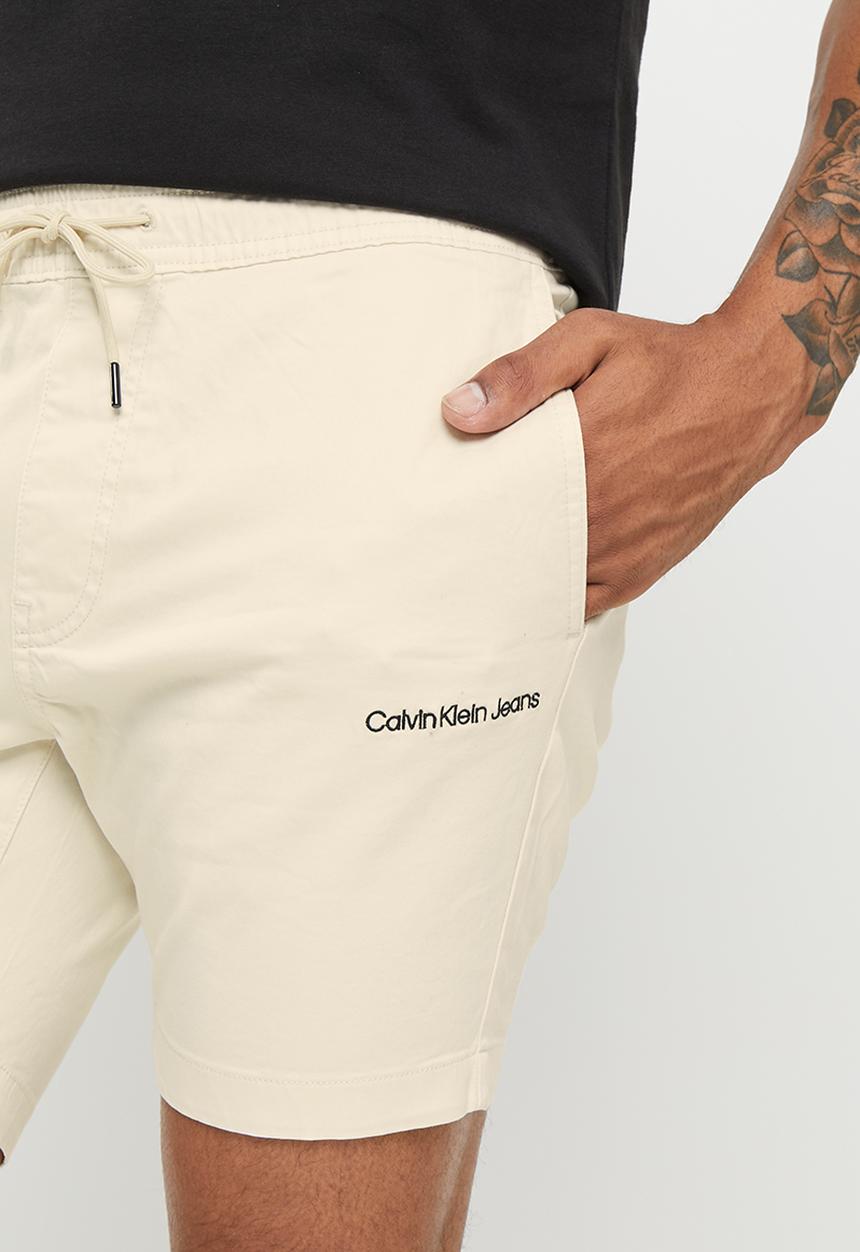 Calvin Klein - Skinny jogger chino short - Eggshell