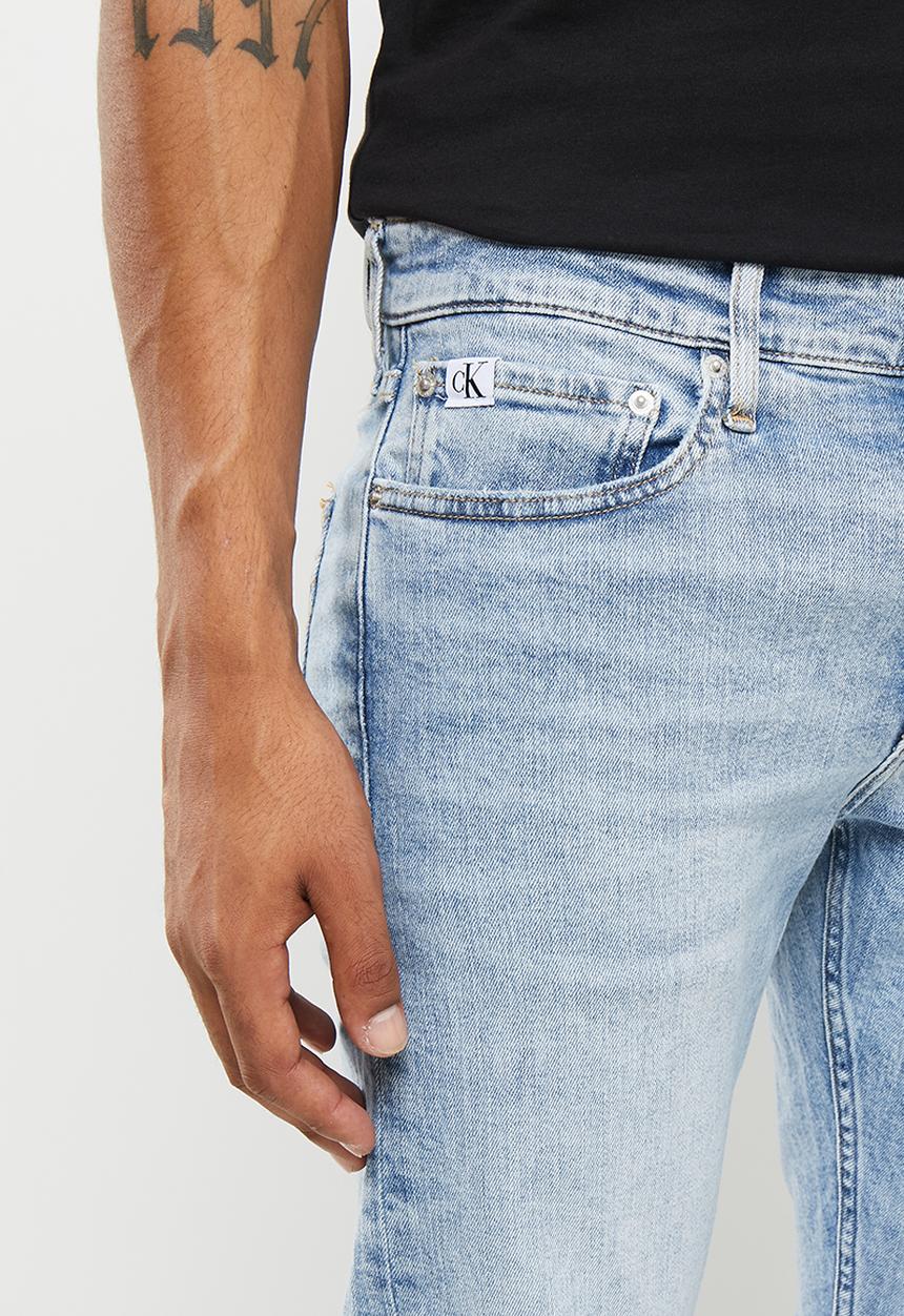 Calvin Klein - Slim - light wash