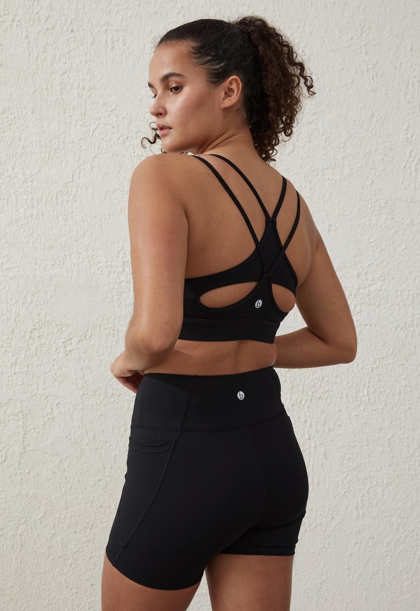 Cotton On - Smoothing strappy crop - black