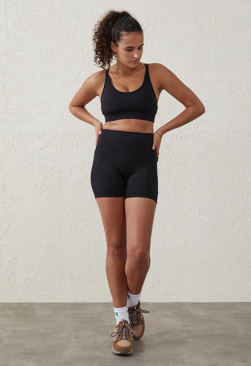 Cotton On - Smoothing strappy crop - black