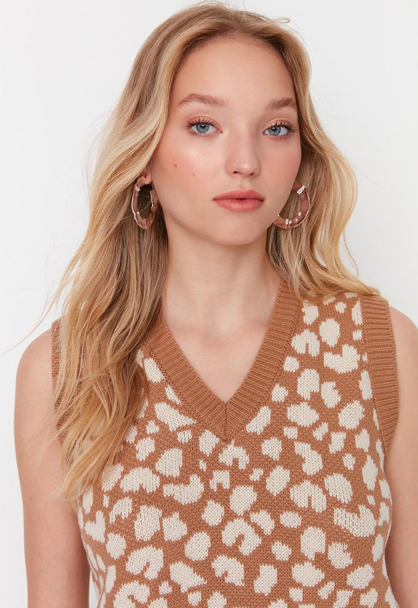 Trendyol - Jacquard knit sweater vest - camel