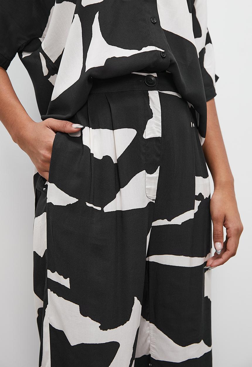 Superbalist - Relaxed wide leg co-ord - bold cut out
