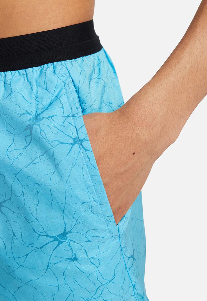 Nike - Stride D.Y.E.  7" running shorts - blue chill/lt crimson