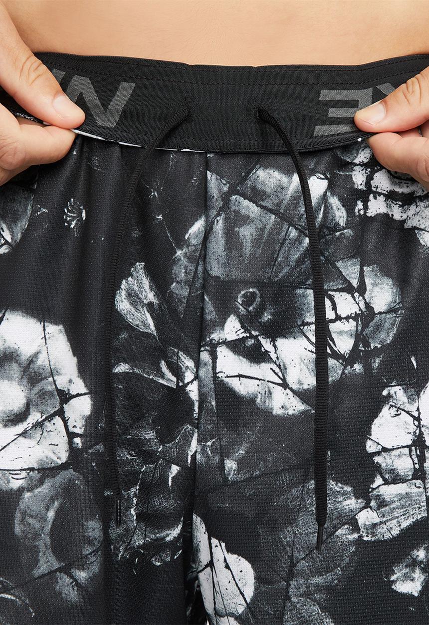 Nike - Dri-FIT Knit 6.0 Allover print training shorts  - black/coconut milk