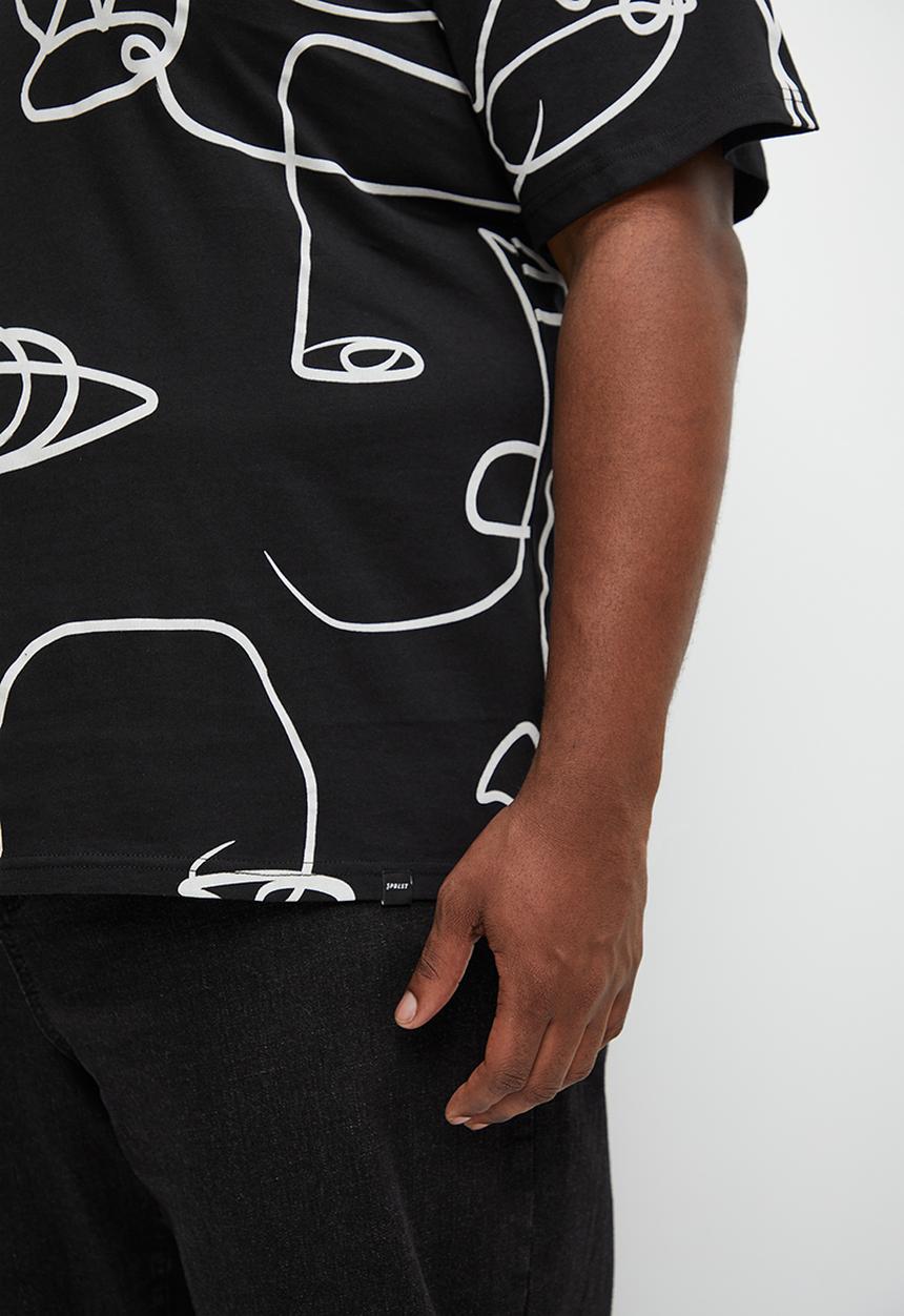 Superbalist - Aop plus abstract regular crew neck - black