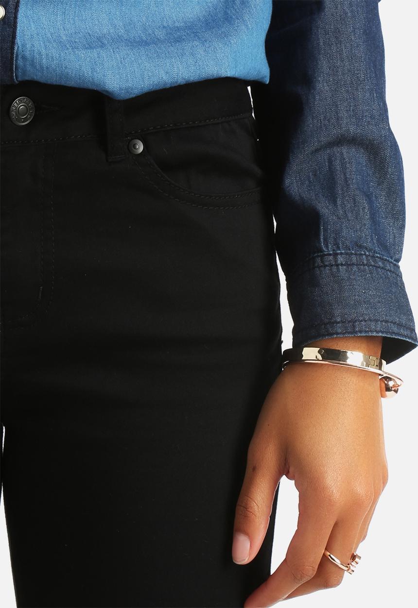 Vero Moda - Sally Super Slim Flared Jeans