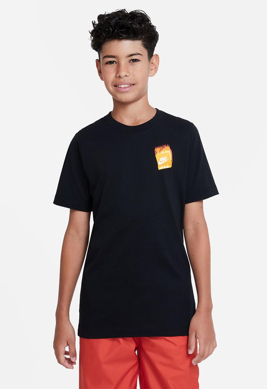 Nike - B nsw tee heat on feet - black
