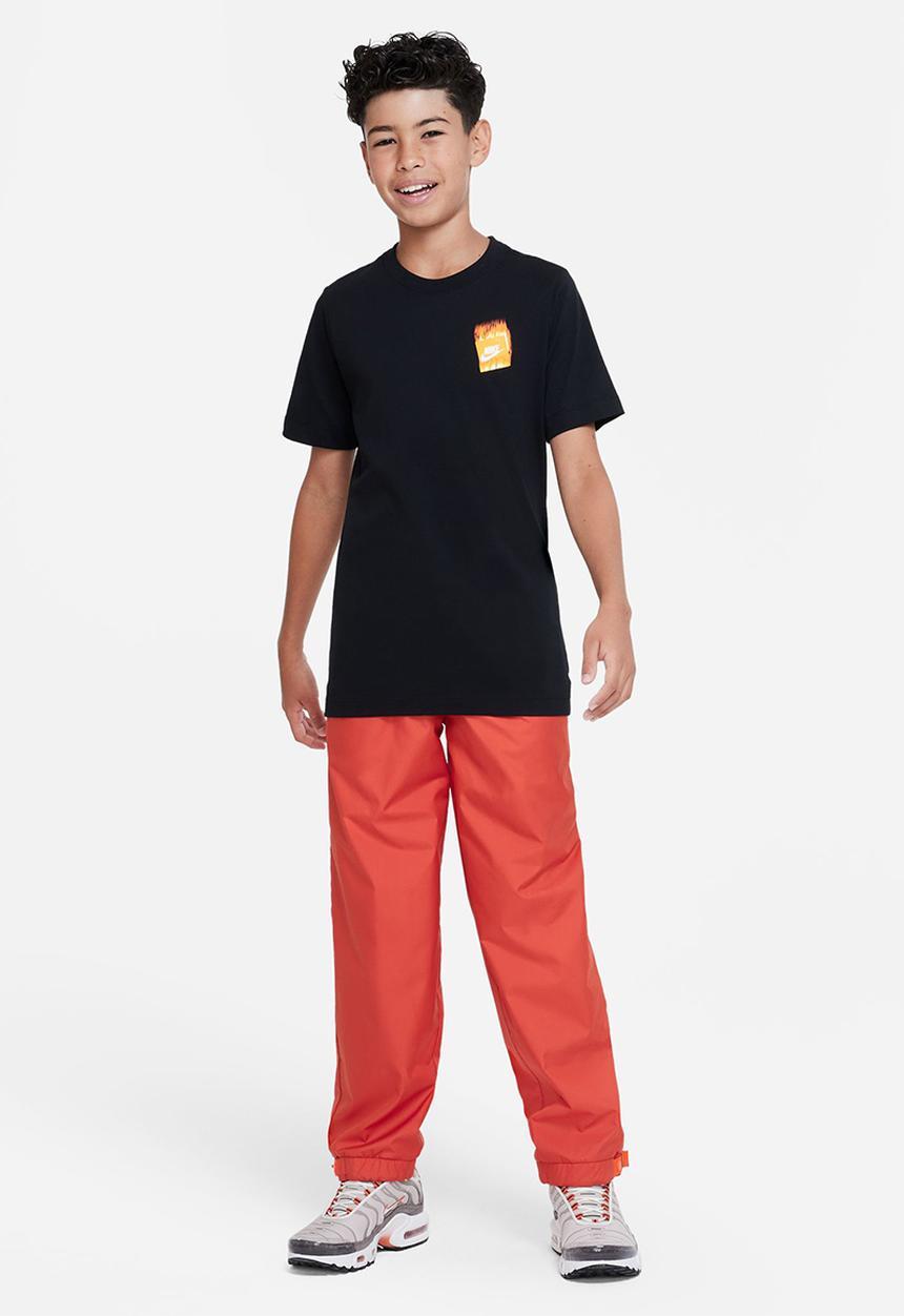 Nike - B nsw tee heat on feet - black