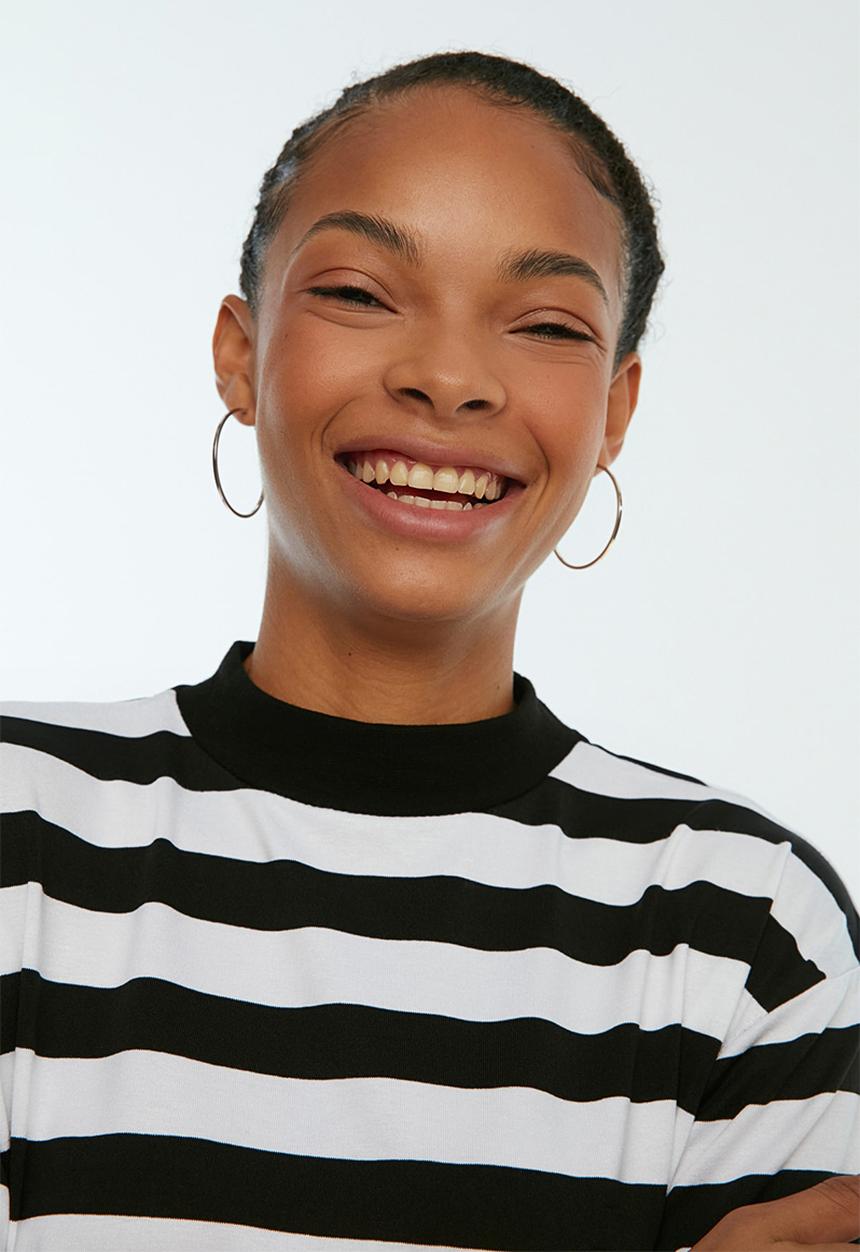 Trendyol - Striped basic turtleneck T-shirt - black & white