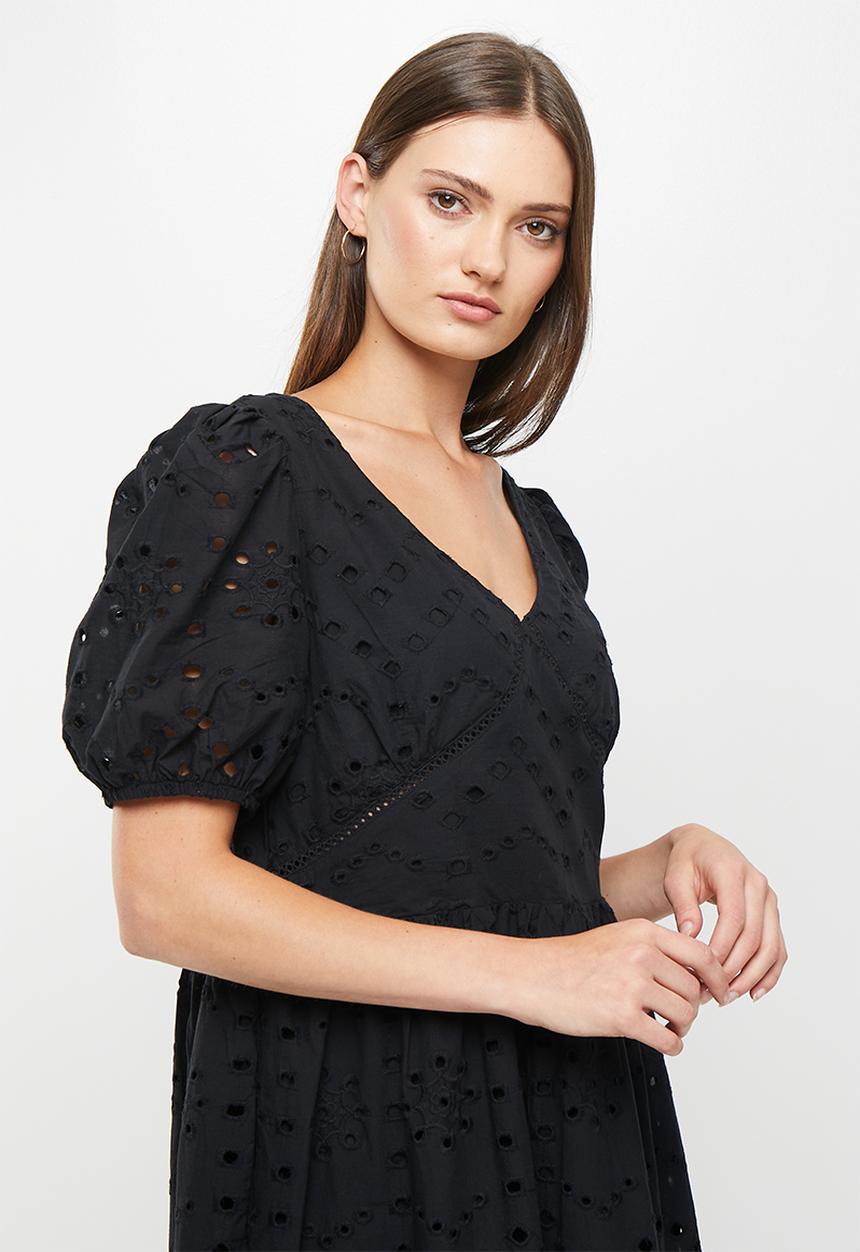 Me&B - Lace embroidered empire cut dress - black