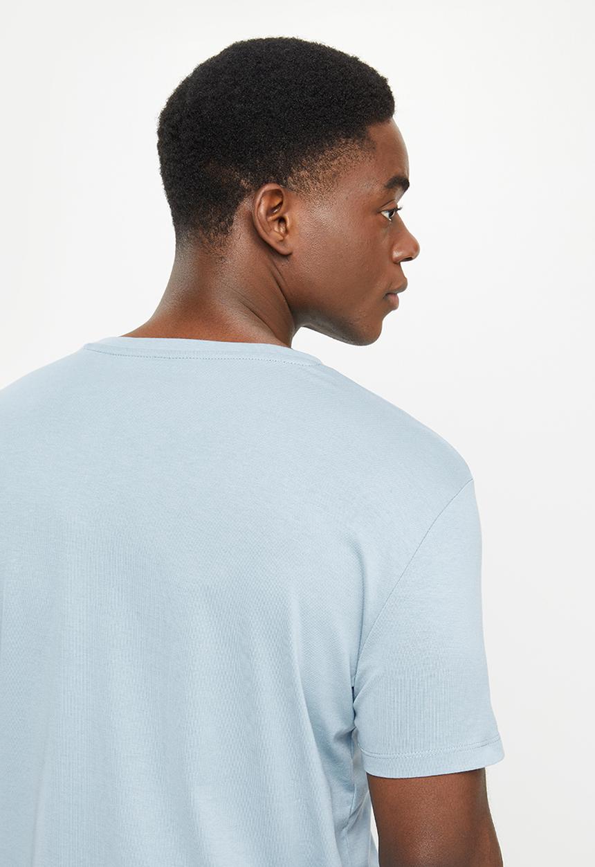 POLO - Men vneck tee  - light blue