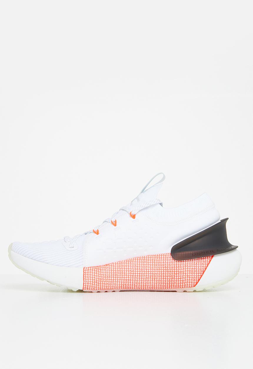 Under Armour - UA Hovr Phantom 3 Launch
