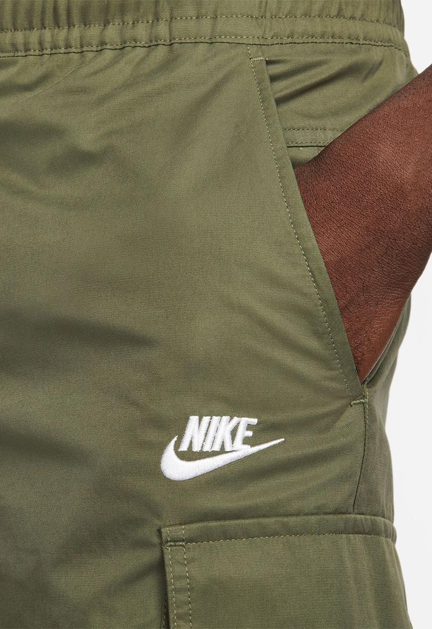 Nike - M Nike club woven unlined utility pant - medium olive & white