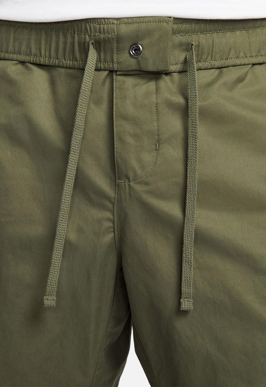 Nike - M Nike club woven unlined utility pant - medium olive & white