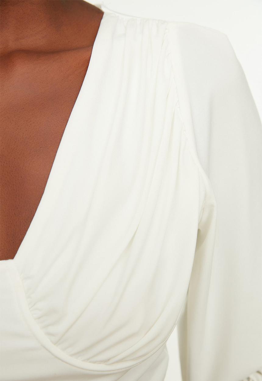 Trendyol - Ruffle detail crop blouse - ecru