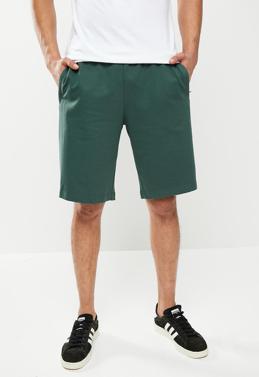 adidas Originals - Essential short m - mineral green