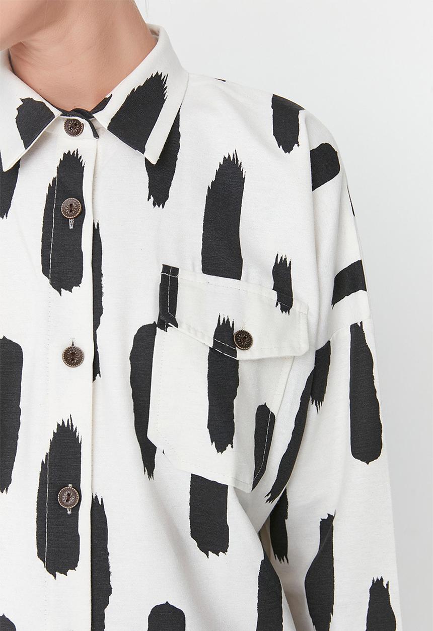 Trendyol - Patterned pocket detailed shirt - black and white