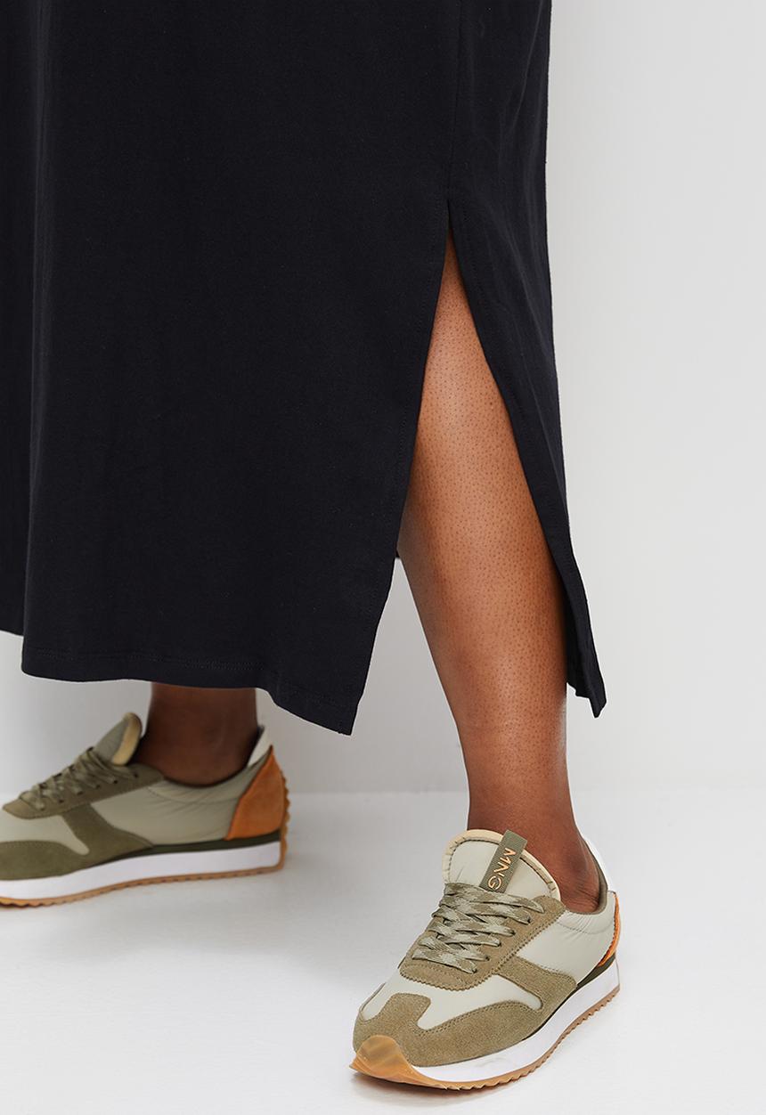 Superbalist - Knit midi shift dress - black